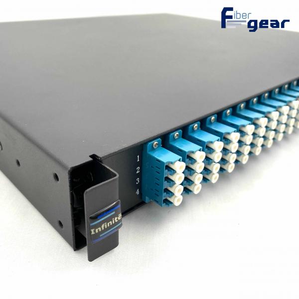 1U 100F LC / UPC ラックマウント スライディング パッチパネル